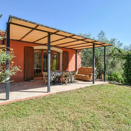 2 Bedroom In Puget-sur-argens * La Bouverie