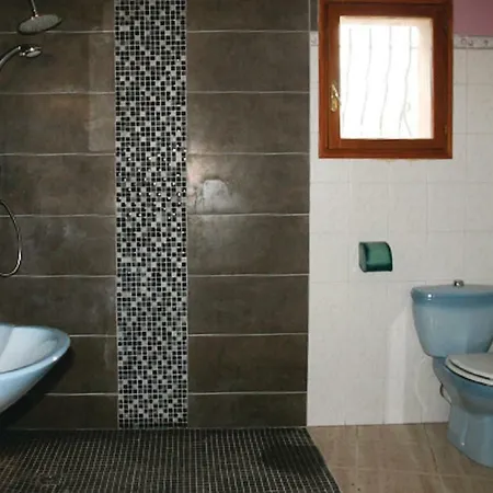 Apartment 2 Bedroom In Puget-sur-argens *